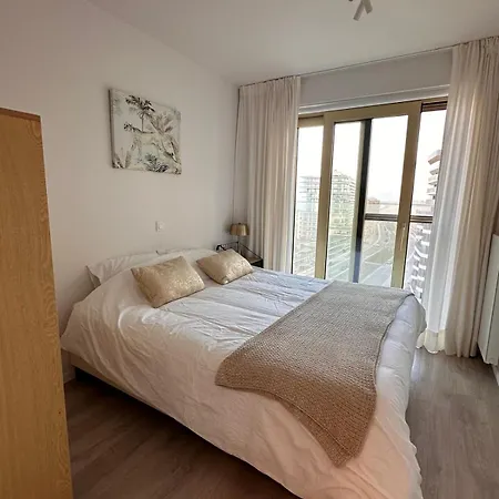 Spacious And Modern With Open Sea View 公寓