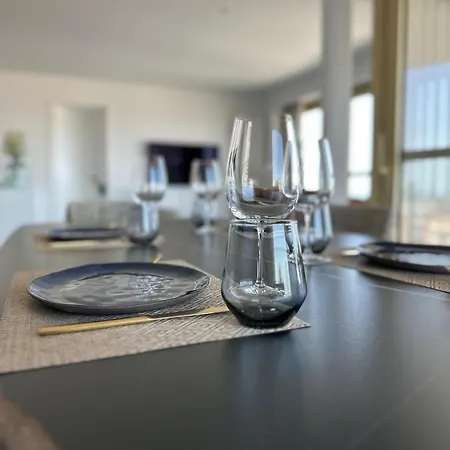 Spacious And Modern With Open Sea View Appartement *