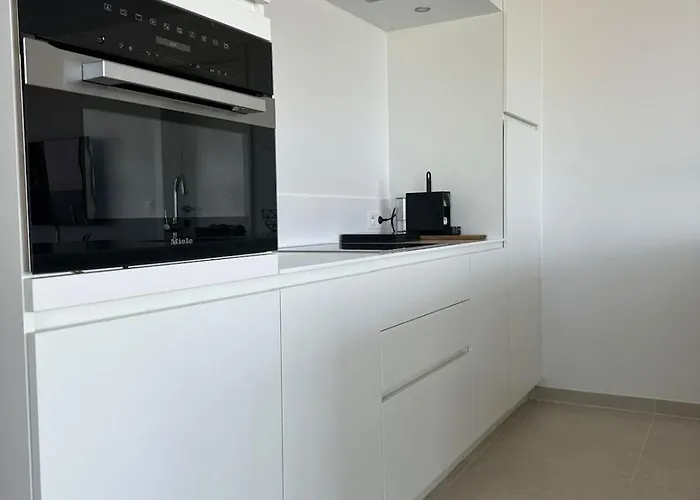 Spacious And Modern With Open Sea View