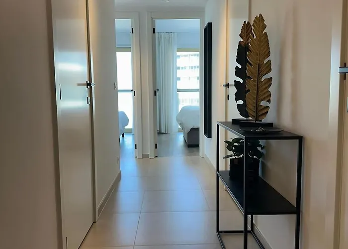 Spacious And Modern With Open Sea View Apartment *